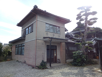  登録有形文化財知多市岡田雅休邸（旧岡田医院）